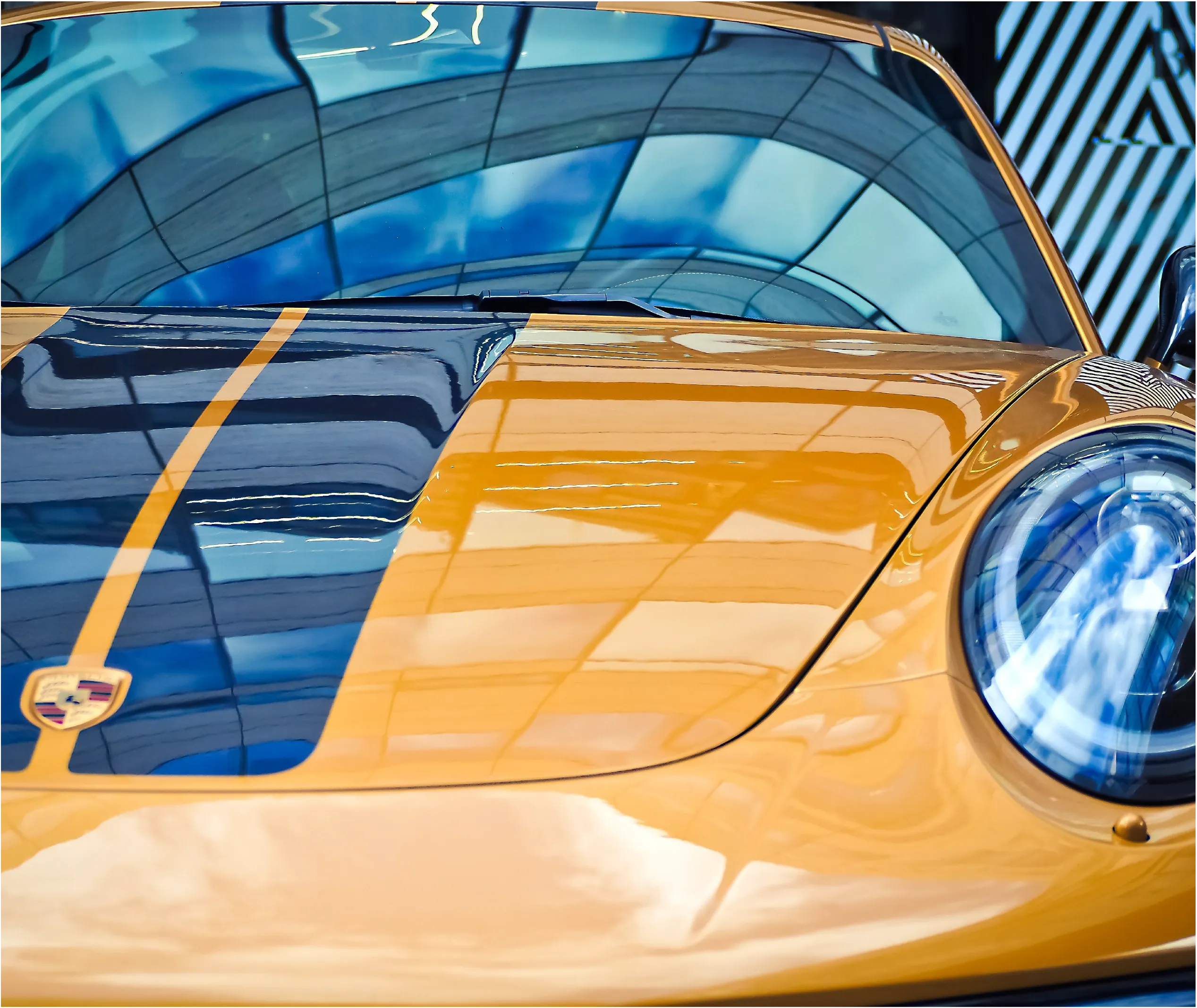 webp_Porche_1 Yellow Porsche Hood